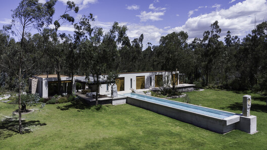 Villa "San Isidro" / MACCCONSTRUCCIONES / APLUS Villa "San Isidro" / MACCCONSTRUCCIONES / APLUS - Image 1 of 26