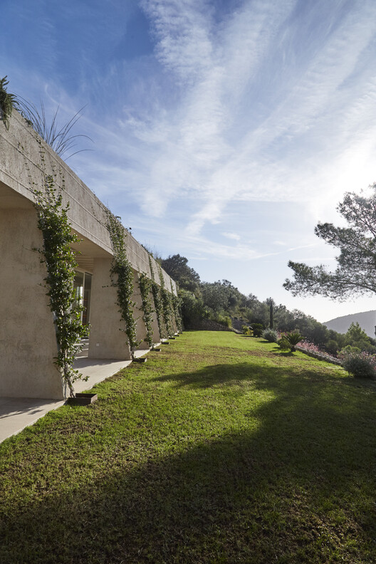 Son Llodrà House: Merge into the Landscape / Bastidas Architecture - Image 7 of 21
