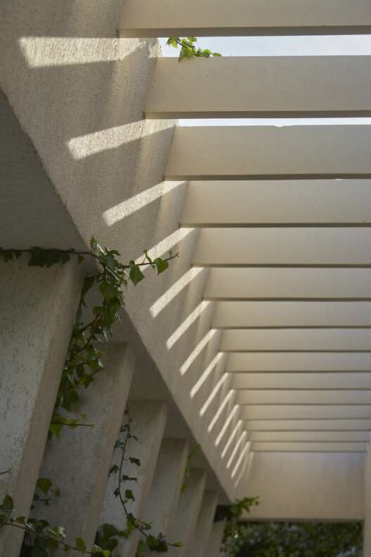 Son Llodrà House: Merge into the Landscape / Bastidas Architecture - Image 8 of 21