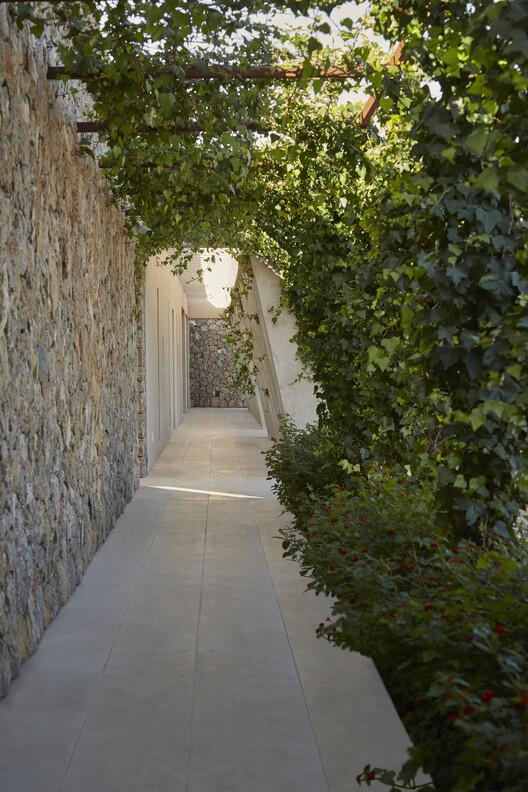Son Llodrà House: Merge into the Landscape / Bastidas Architecture - Image 14 of 21