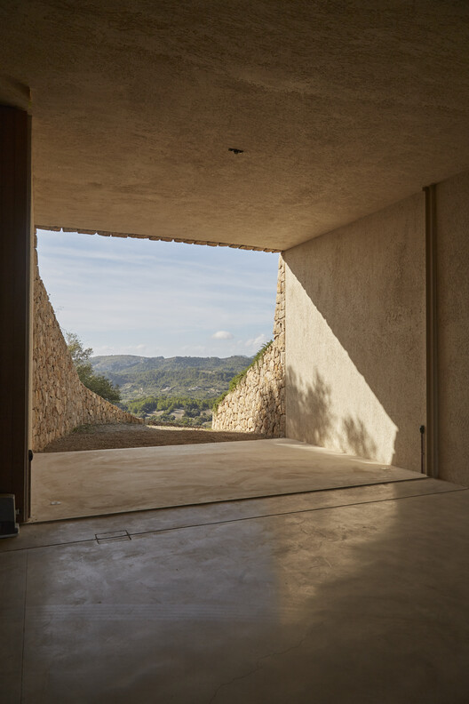 Son Llodrà House: Merge into the Landscape / Bastidas Architecture - Interior Photography, Concrete