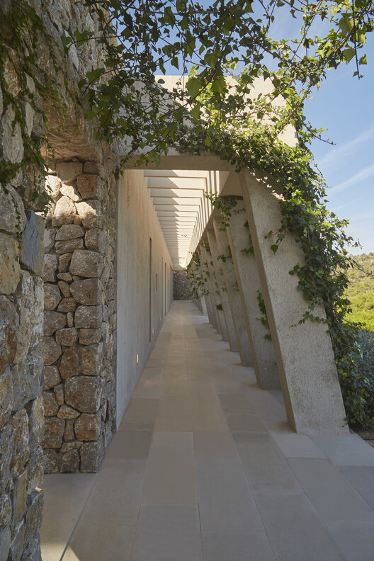 Son Llodrà House: Merge into the Landscape / Bastidas Architecture - Image 16 of 21