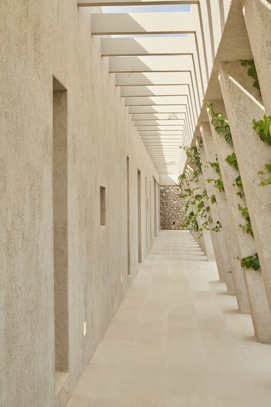 Son Llodrà House: Merge into the Landscape / Bastidas Architecture - Image 17 of 21