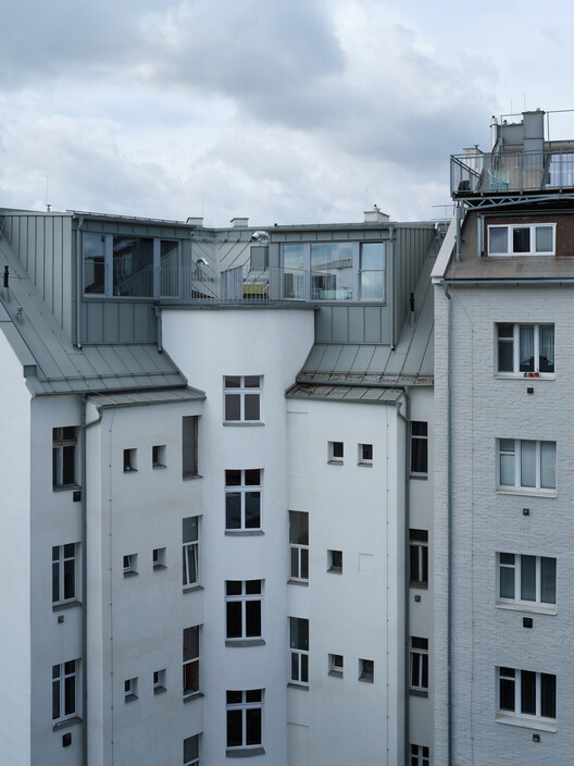 Harfa Rooftop Extension / matěj šebek architekti Harfa Rooftop Extension / matěj šebek architekti - Exterior Photography, Windows, Balcony