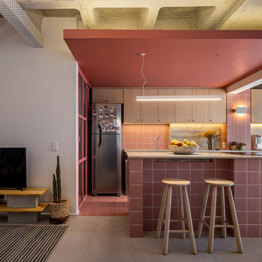 ABC Apartment / agência campo espacial ABC Apartment / agência campo espacial - Interior Photography, Kitchen, Wood, Countertop, Lighting, Chair