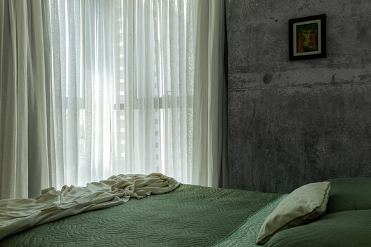 ABC Apartment / agência campo espacial ABC Apartment / agência campo espacial - Exterior Photography, Bedroom, Bed, Lighting