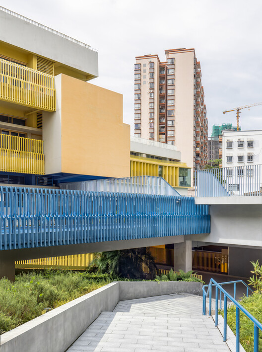 Lixue Primary School of KeWai Group / temp architects Lixue Primary School of KeWai Group / temp architects - Exterior Photography, Balcony, Concrete, Handrail