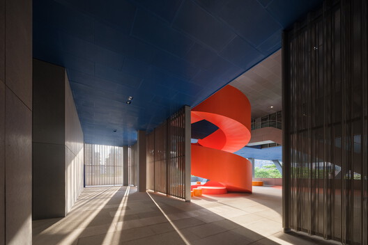 Yuehai Culture and Sports Center / MENG YAN | URBANUS Yuehai Culture and Sports Center / MENG YAN | URBANUS - Image 13 of 54