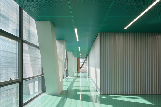 Yuehai Culture and Sports Center / MENG YAN | URBANUS Yuehai Culture and Sports Center / MENG YAN | URBANUS - Image 40 of 54