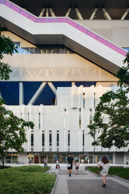 Yuehai Culture and Sports Center / MENG YAN | URBANUS Yuehai Culture and Sports Center / MENG YAN | URBANUS - Exterior Photography