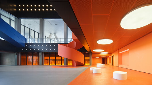 Yuehai Culture and Sports Center / MENG YAN | URBANUS Yuehai Culture and Sports Center / MENG YAN | URBANUS - Interior Photography