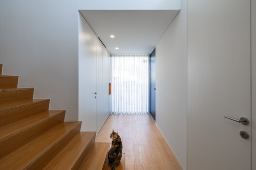 Cabreira House / ARE ARCHITECTS STUDIO Cabreira House / ARE ARCHITECTS STUDIO - Interior Photography, Stairs, Wood, Door, Glass