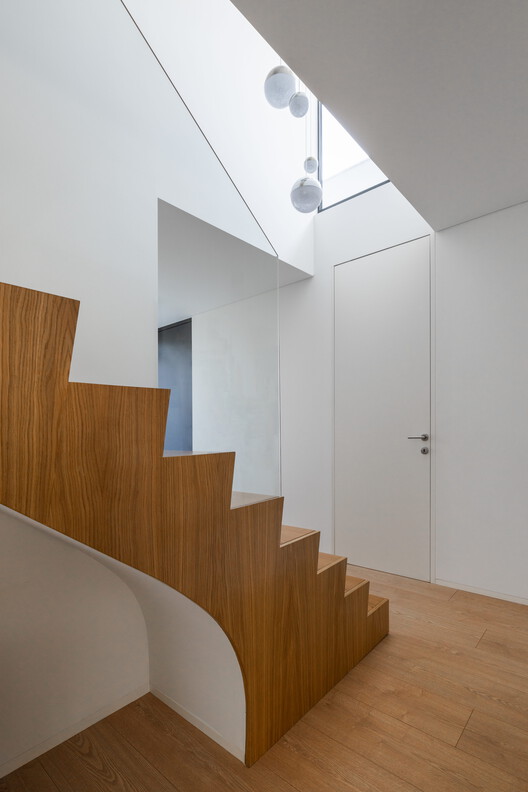 Cabreira House / ARE ARCHITECTS STUDIO Cabreira House / ARE ARCHITECTS STUDIO - Interior Photography, Stairs, Wood, Handrail