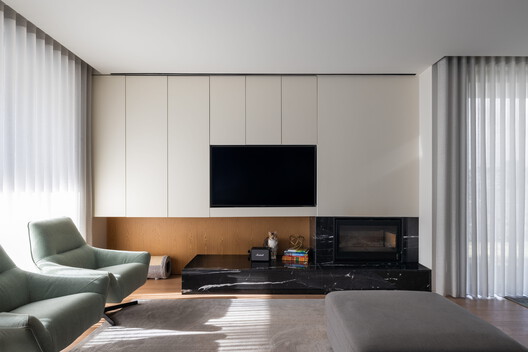 Cabreira House / ARE ARCHITECTS STUDIO Cabreira House / ARE ARCHITECTS STUDIO - Interior Photography, Wood, Sofa, Lighting