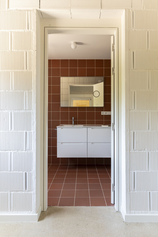Arena Bruja House / Un Estudio Propio Arena Bruja House / Un Estudio Propio - Interior Photography, Bathroom, Wood, Brick