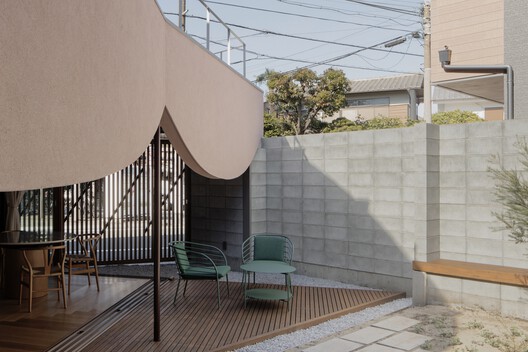 House Around the Corner in Kugahara / some ( ) + Tezzo Nishizawa Architects House Around the Corner in Kugahara / some ( ) + Tezzo Nishizawa Architects - Exterior Photography