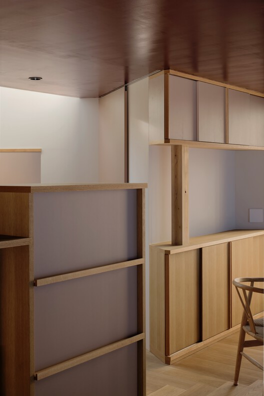 House Around the Corner in Kugahara / some ( ) + Tezzo Nishizawa Architects House Around the Corner in Kugahara / some ( ) + Tezzo Nishizawa Architects - Interior Photography, Closet, Wood, Shelving, Lighting