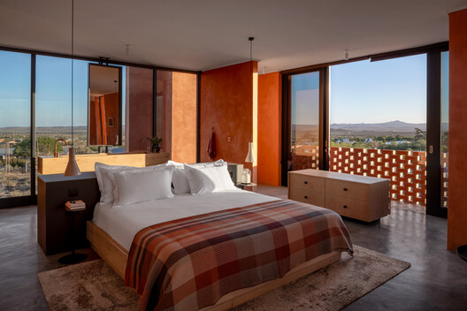 Casa PATH / Hendre Bloem Interior Design Casa PATH / Hendre Bloem Interior Design - Fotografia de Interiores, Dormitório, Cama, Cadeira
