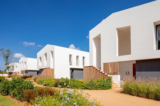 Centro Sociocultural de Kenitra / AGA STUDIO Centro Sociocultural de Kenitra / AGA STUDIO - Fotografía exterior