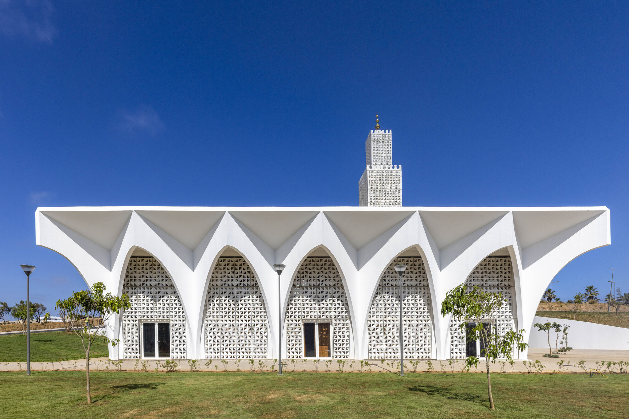 Plage des Nations Mosque / OUALALOU+CHOI