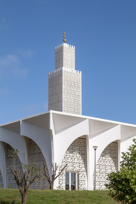 Plage des Nations Mosque / OUALALOU+CHOI - Exterior Photography