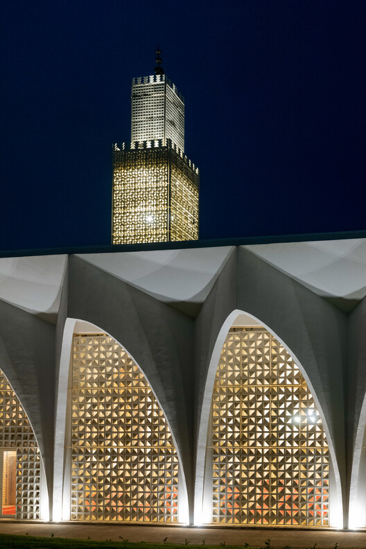 Plage des Nations Mosque / OUALALOU+CHOI Plage des Nations Mosque / OUALALOU+CHOI - Exterior Photography