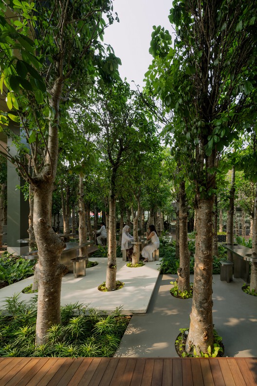 Mitte Oblique Garden / RAD+ar (Research Artistic Design + architecture) Mitte Oblique Garden / RAD+ar (Research Artistic Design + architecture) - Exterior Photography, Garden, Courtyard