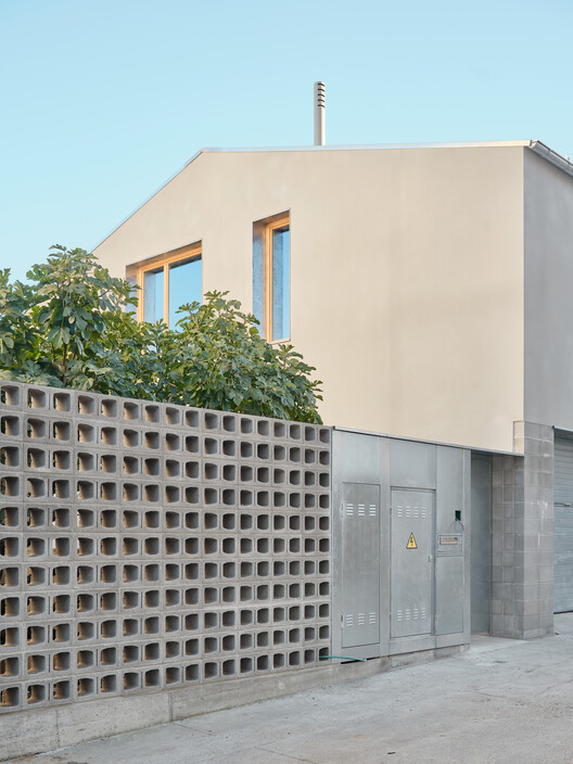 A Casa da Figueira / Comas-Pont arquitectes - Fotografia de Exterior, Concreto