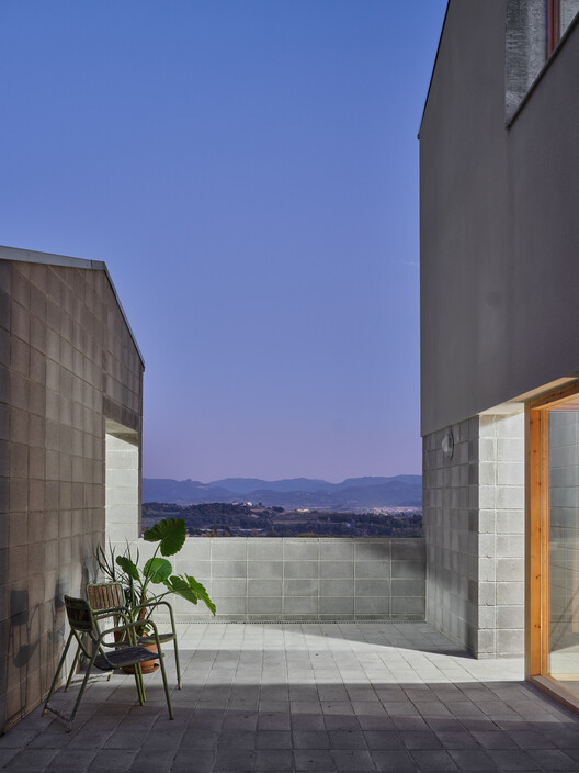 A Casa da Figueira / Comas-Pont arquitectes A Casa da Figueira / Comas-Pont arquitectes - Fotografia de Exterior, Concreto