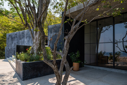 Casa Yuu' Kee' / em-estudio Casa Yuu' Kee' / em-estudio - Fotografía exterior, Concreto