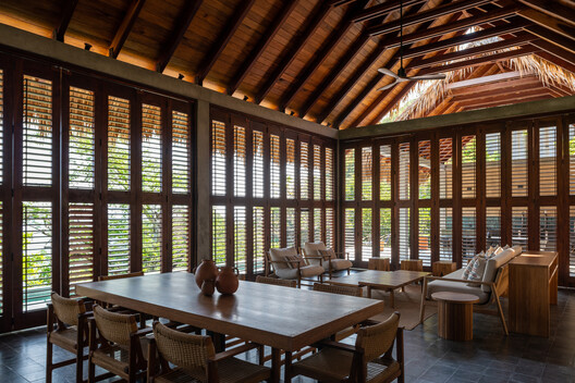 Casa Yuu' Kee' / em-estudio Casa Yuu' Kee' / em-estudio - Fotografía interior, Comedor, Madera, Fijación Vigas
