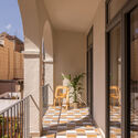 Casa Hostafrancs / Parramon + Tahull Arquitectes - Fotografía interior, Interiores De Apartamentos, Patio interior, Balcón, Sillas