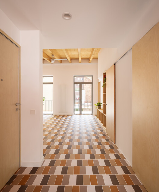 Hostafrancs House / Parramon + Tahull Arquitectes - Interior Photography, Wood, Door