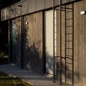 An unfinished domestic device as a threshold between interior and landscape / EX. - Houses