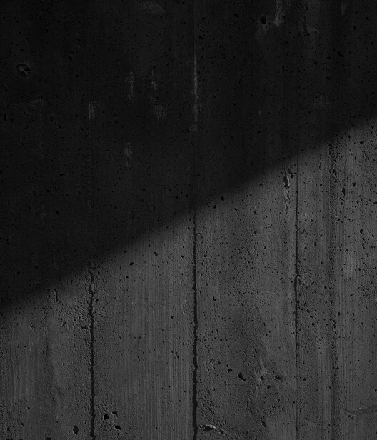 An unfinished domestic device as a threshold between interior and landscape / EX. An unfinished domestic device as a threshold between interior and landscape / EX. - Image 14 of 23