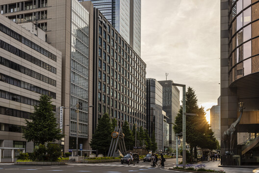 Edificio de oficinas Yaesu Daibiru / Nikken Sekkei - Fotografía exterior, Fachada