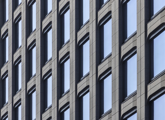 Edificio de oficinas Yaesu Daibiru / Nikken Sekkei - Fotografía exterior, Vidrio