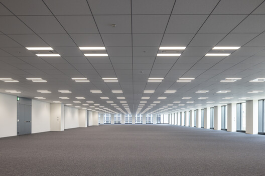 Edificio de oficinas Yaesu Daibiru / Nikken Sekkei - Fotografía interior