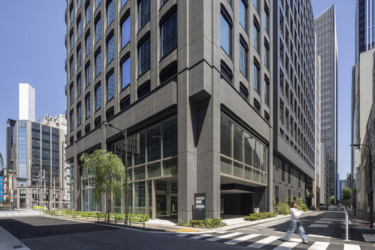 Edificio de oficinas Yaesu Daibiru / Nikken Sekkei - Fotografía exterior