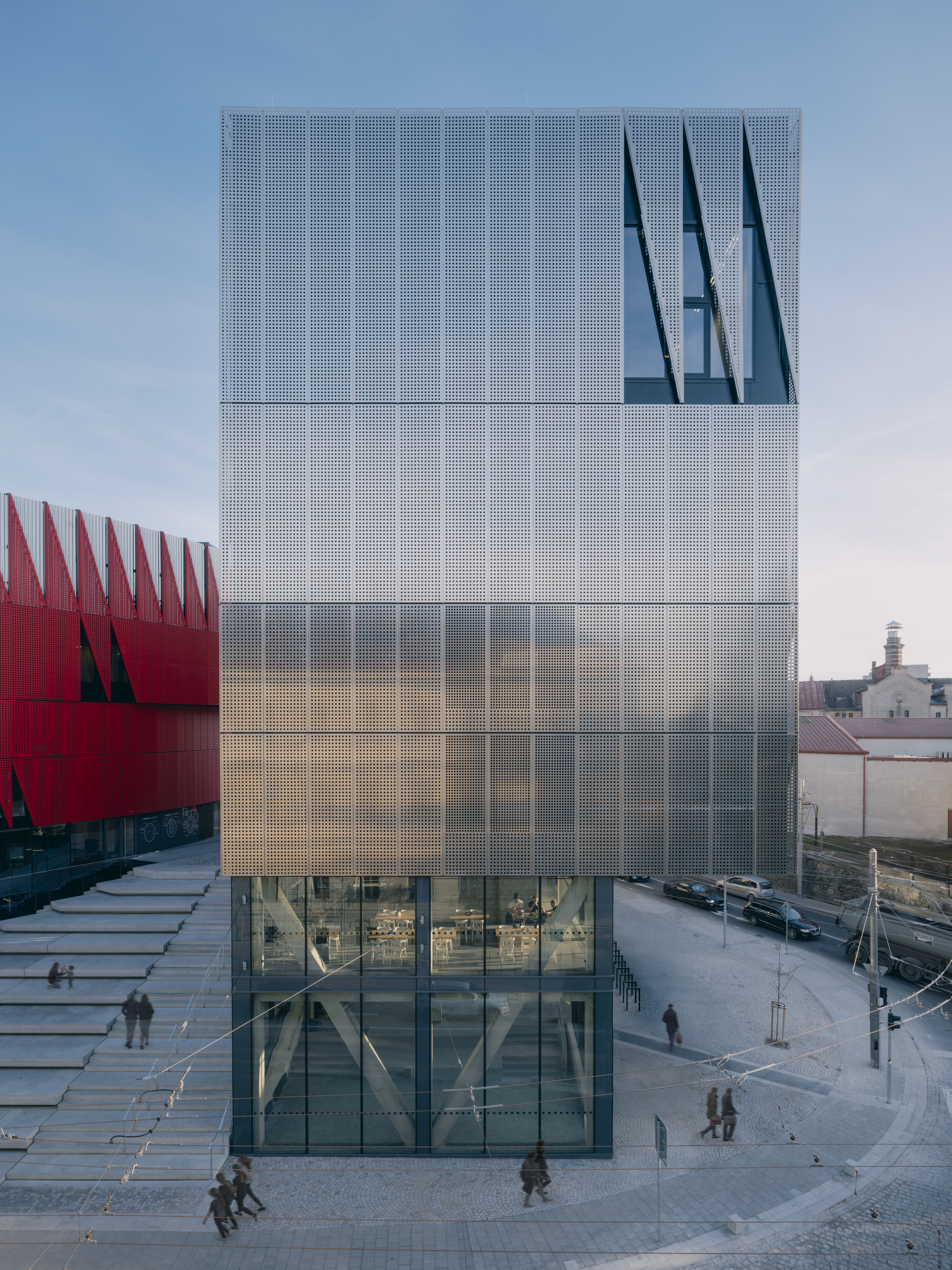 Jihlava estrena una arena de 5.650 plazas concebida como nuevo centro cívico, vista 5
