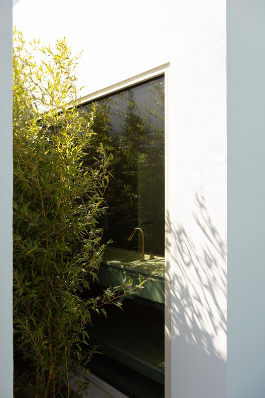 Casa em Pouca Farinha / Ana Teresa Niza + Ana Rita Marques Casa em Pouca Farinha / Ana Teresa Niza + Ana Rita Marques - Exterior Photography, Concrete