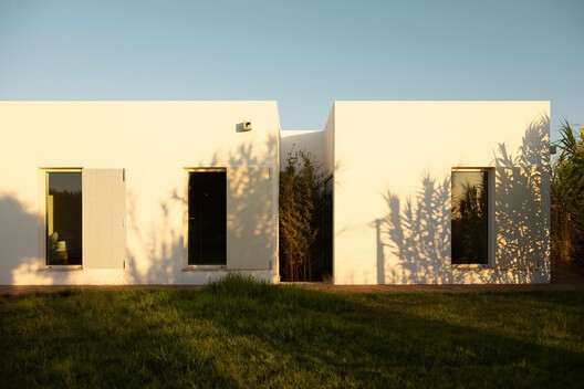 Casa em Pouca Farinha / Ana Teresa Niza + Ana Rita Marques Casa em Pouca Farinha / Ana Teresa Niza + Ana Rita Marques - Exterior Photography