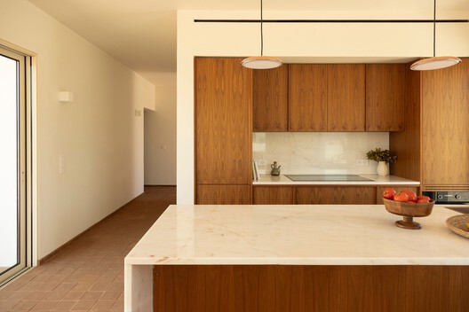 Casa em Pouca Farinha / Ana Teresa Niza + Ana Rita Marques Casa em Pouca Farinha / Ana Teresa Niza + Ana Rita Marques - Interior Photography, Kitchen, Wood, Countertop