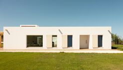 Casa em Pouca Farinha / Ana Teresa Niza + Ana Rita Marques