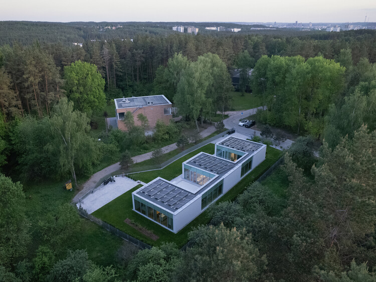 Residential house in Vilnius / Architectural Bureau G.Natkevicius & Partners - Exterior Photography, Houses, Garden