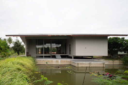 Baan Rim Bua House / VYN Studio Baan Rim Bua House / VYN Studio - Fotografia de Exterior