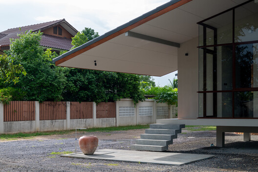 Baan Rim Bua House / VYN Studio Baan Rim Bua House / VYN Studio - Imagem 9 de 19