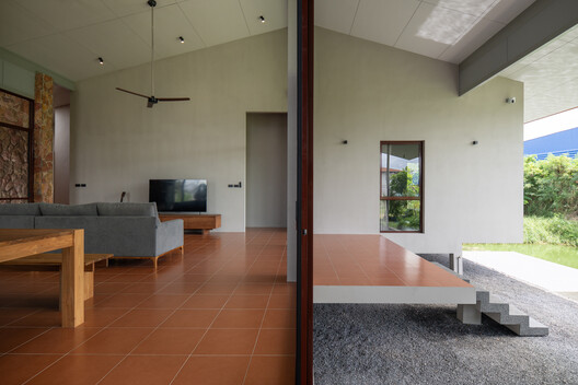 Baan Rim Bua House / VYN Studio Baan Rim Bua House / VYN Studio - Fotografia de Interiores, Madeira