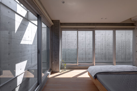 Fengyuan Residence / Mao, Shen-Chiang Architecture Studio Fengyuan Residence / Mao, Shen-Chiang Architecture Studio - Interior Photography, Bedroom, Wood, Glass