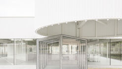 STATION-SERVICE / GENS